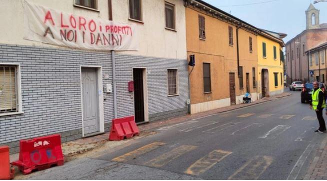 a castelnuovo bocca d8217adda torna l incubo tir 200 pure scoppiato uno pneumatico poteva scapparci il morto