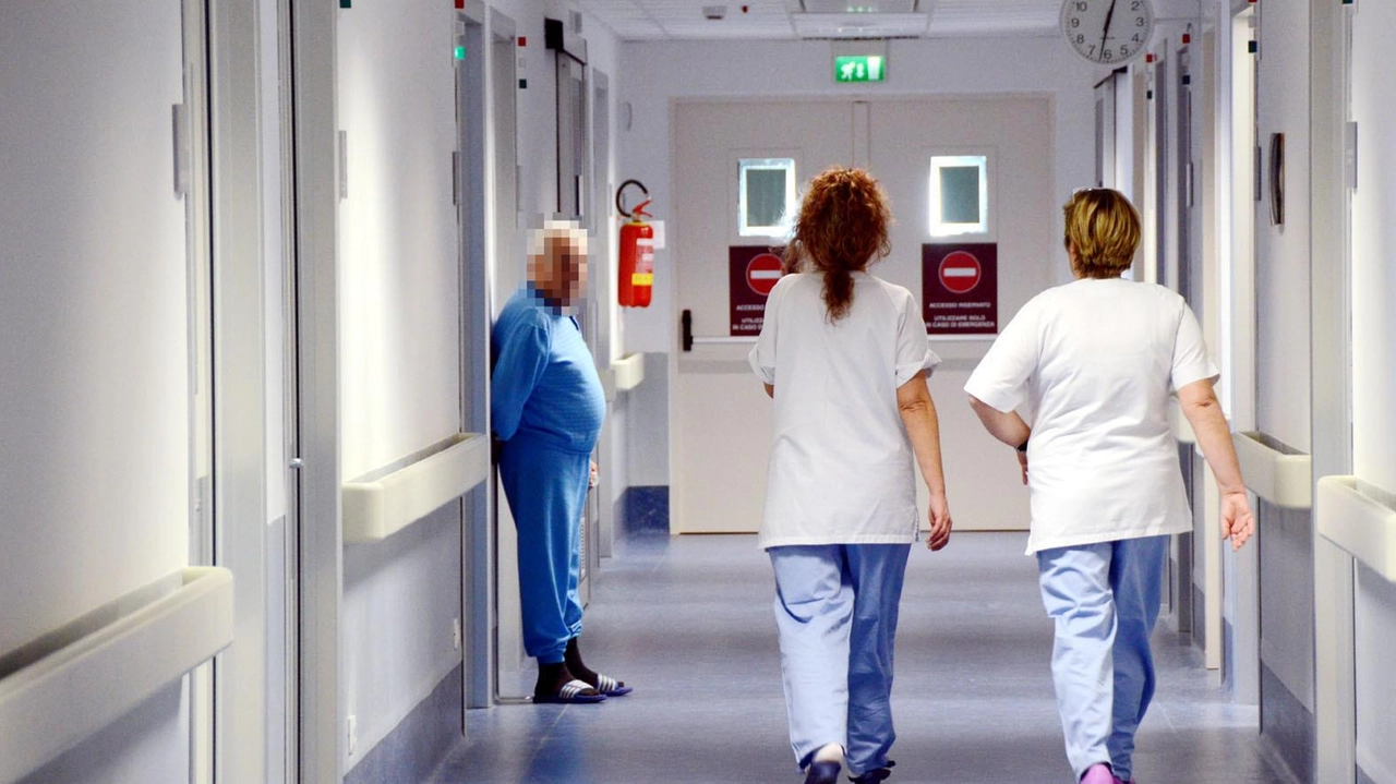 Legnano, i sessanta assunti con il concorso di Asst Ovest Milanese non hanno risolto il problema. Il sindacato: "Numeri irrisori per coprire le necessità. L’ospedale non è più la meta ideale". . Legnano, i sessanta assunti con il concorso di Asst Ovest Milanese non hanno risolto il problema. Il sindacato: "Numeri irrisori per coprire le necessità. L’ospedale non è più la meta ideale". .