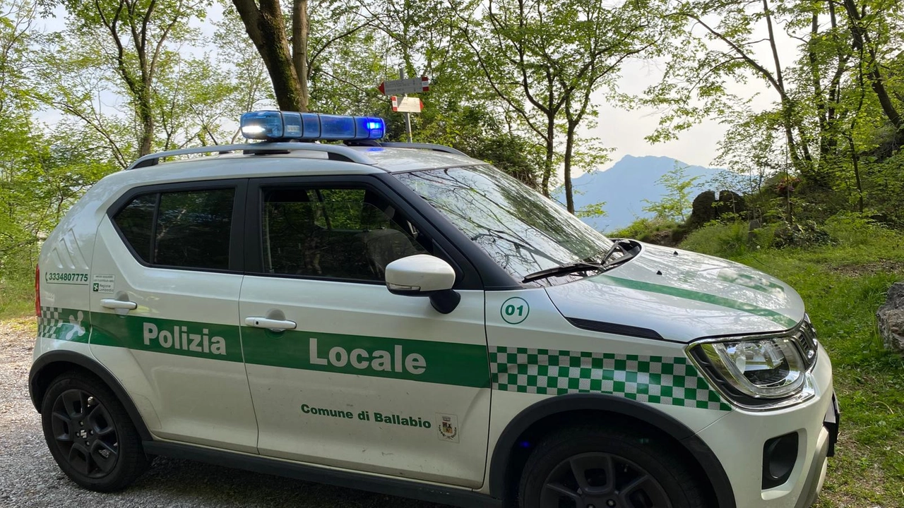 Una pattiglia della Polizia locale di Ballabio Una pattiglia della Polizia locale di Ballabio