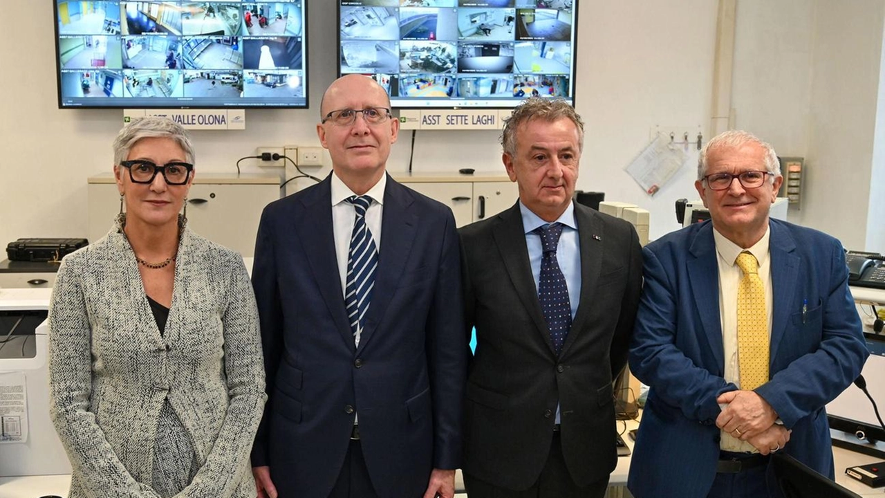 Il questore con i dg delle due Asst che hanno sottoscritto l’intesa sulla sorveglianza Il questore con i dg delle due Asst che hanno sottoscritto l’intesa sulla sorveglianza