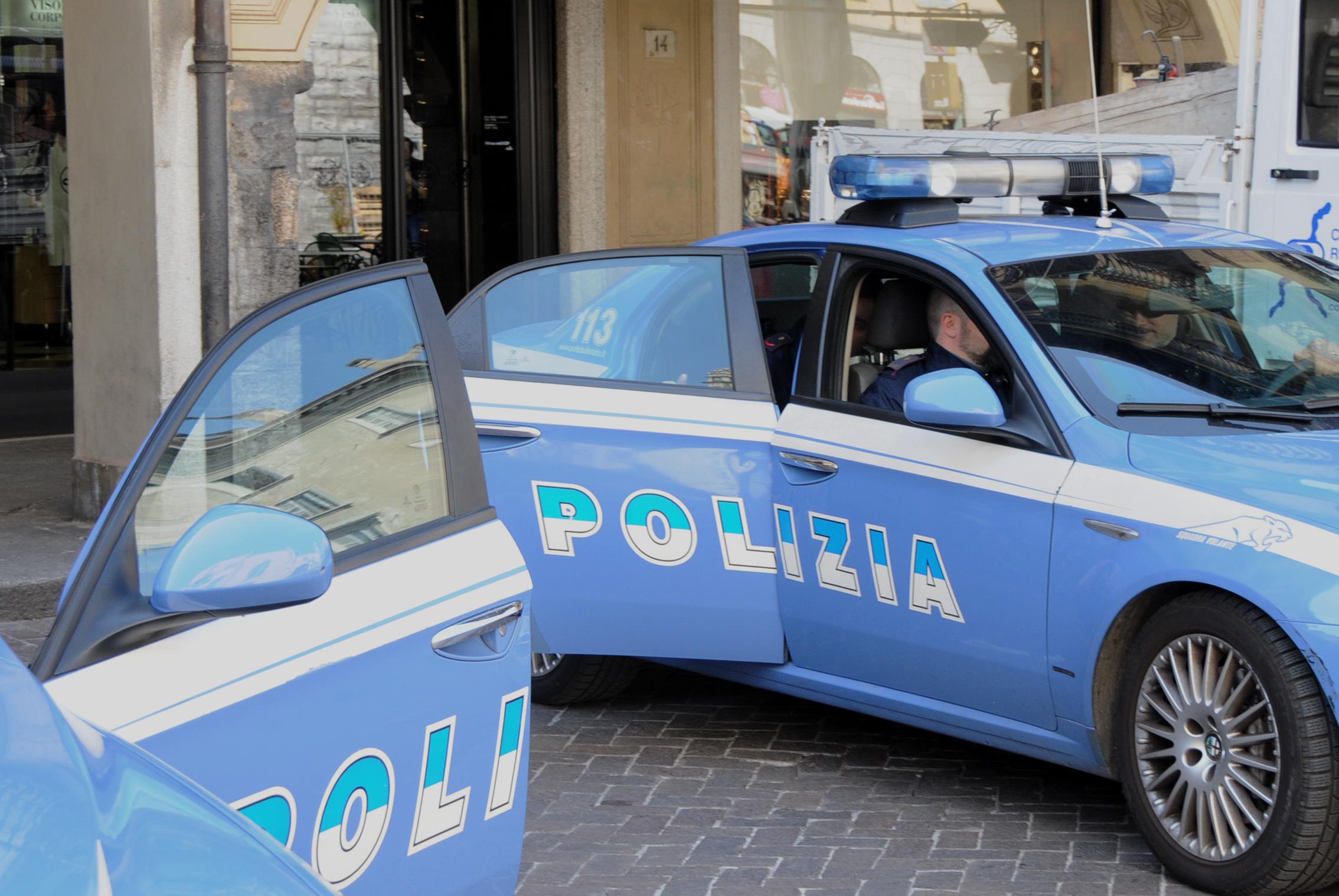 como truffa i turisti sul lungolago con il gioco delle tre campanelle denunciato 38enne da Ilgiorno.it como truffa i turisti sul lungolago con il gioco delle tre campanelle denunciato 38enne