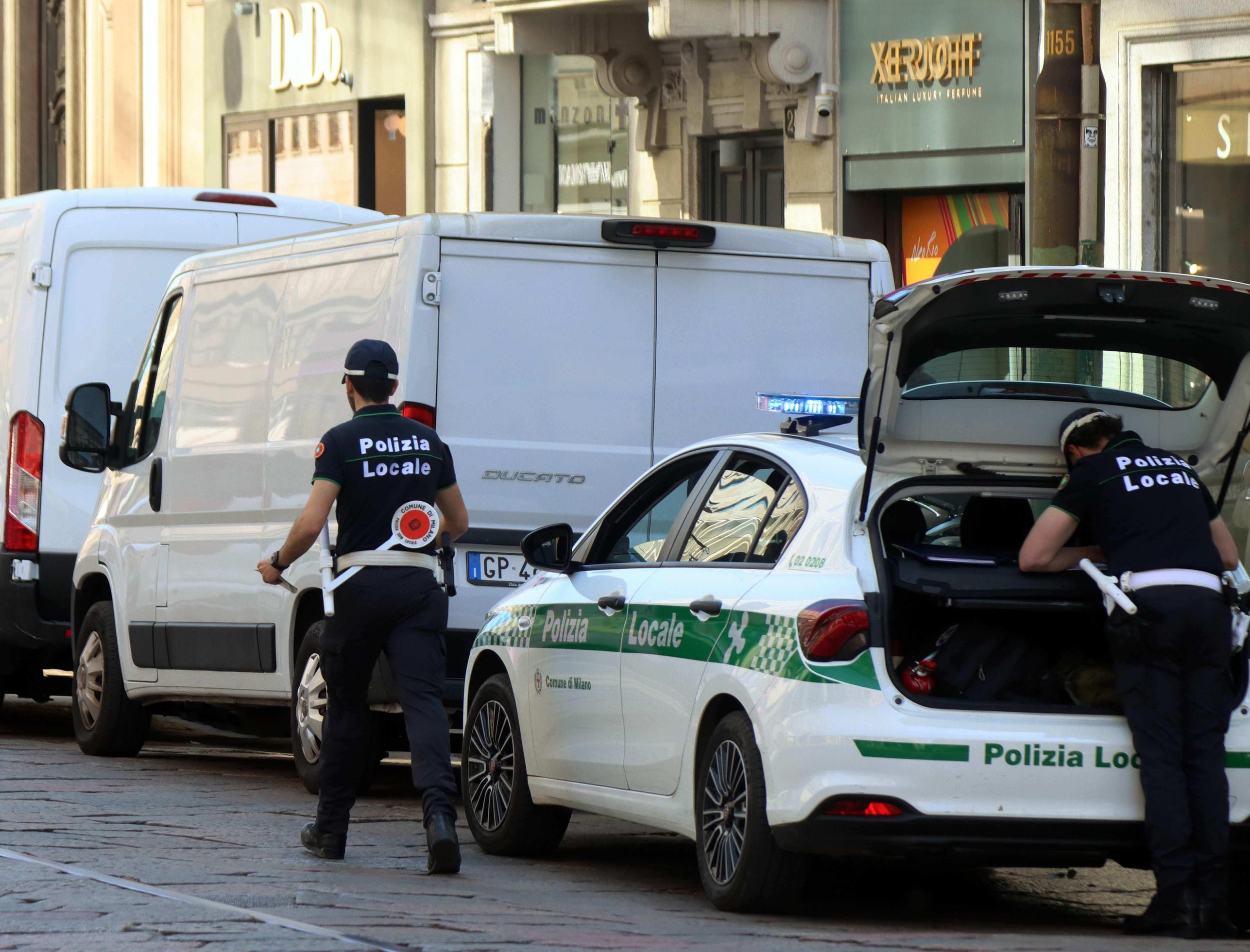 "Via i rifiuti sotto la mia finestra". E il Tar fa traslocare i cassonetti "Via i rifiuti sotto la mia finestra". E il Tar fa traslocare i cassonetti