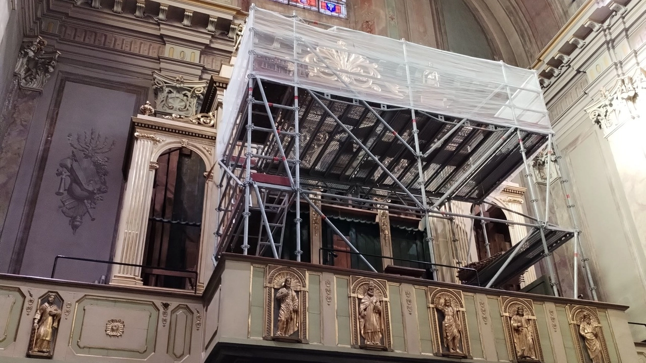 Sondrio, l'organo della Collegiata durante il restauro (Foto facebook Davide Fiadone nel gruppo Amici dell'Organo a canne)