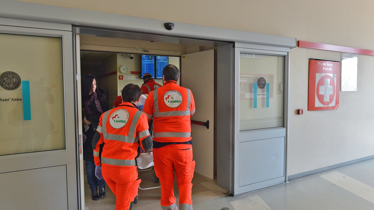 La donna si era rivolta al pronto soccorso del Sant'Anna, dov'è poi stata di nuovo aggredita