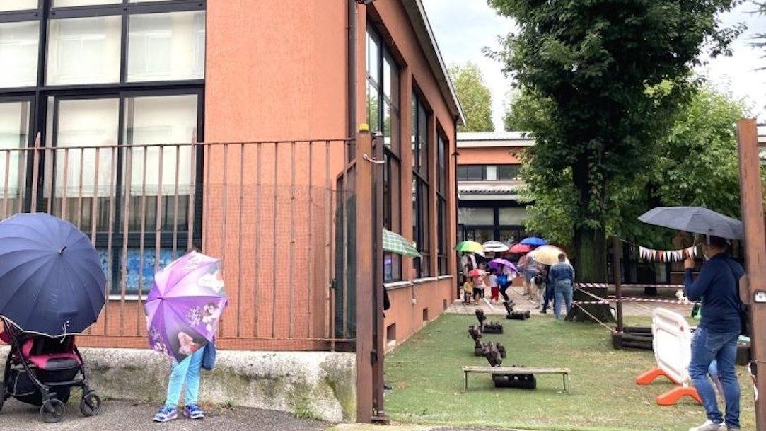 Il quadro economico il rifacimento della scuola Tagliabue è di 5 milioni di euro I lavori partiranno nel 2026 una volta espletati i passaggi burocratici Dureranno 24 mesi Il quadro economico il rifacimento della scuola Tagliabue è di 5 milioni di euro I lavori partiranno nel 2026 una volta espletati i passaggi burocratici Dureranno 24 mesi