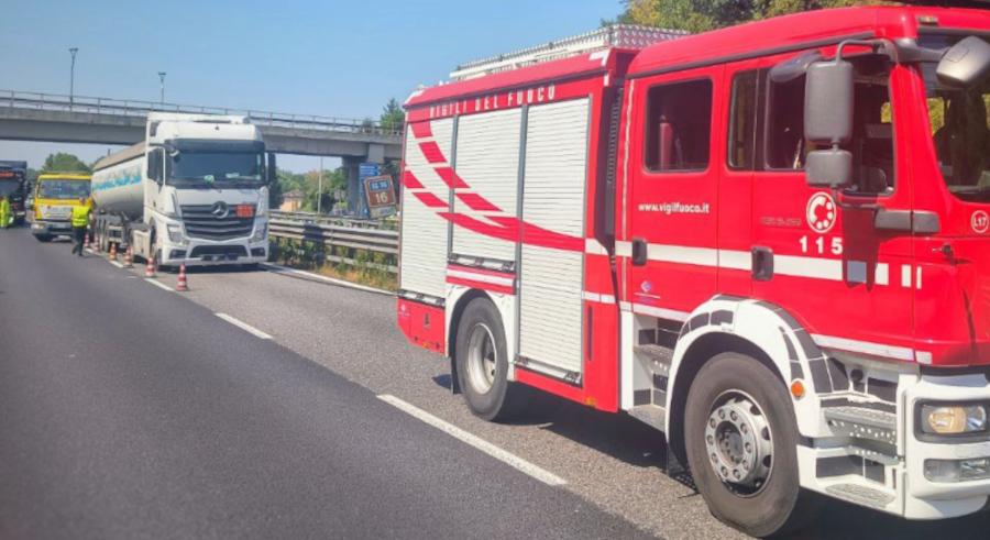 nibionno tamponamento in statale 36 furgone sperona un autocisterna carica di gas