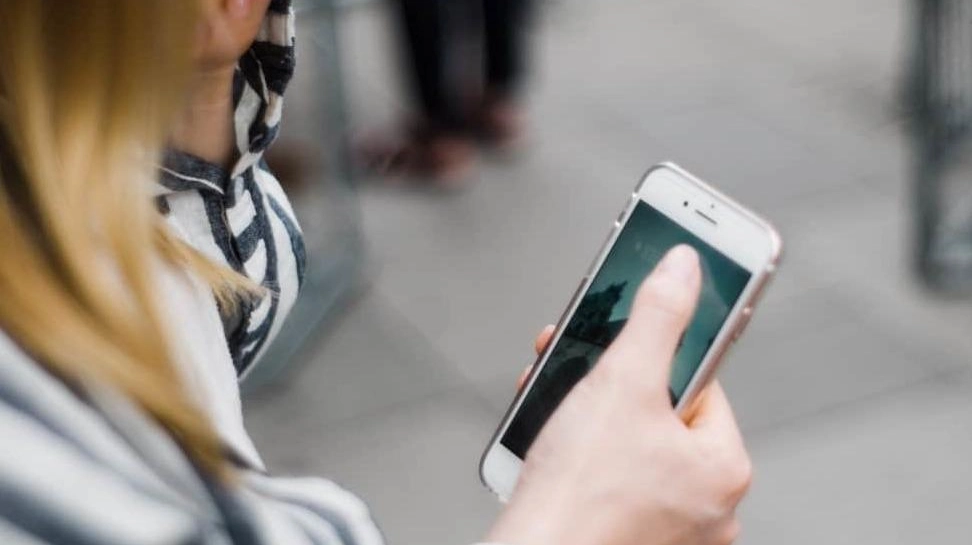 Falso sms, truffa da 2mila euro. per una commerciante di Forte dei Marmi Falso sms, truffa da 2mila euro. per una commerciante di Forte dei Marmi