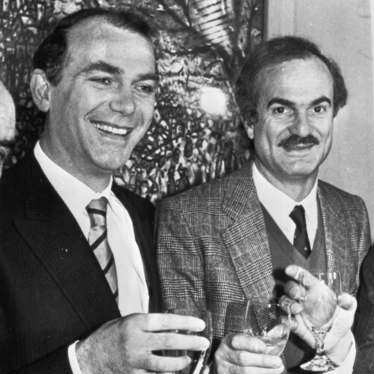 Ernesto Pellegrini e Sandro Mazzola, simbolo dell'Inter: un brindisi all'arrivo di Karl-Heinz Rumenigge