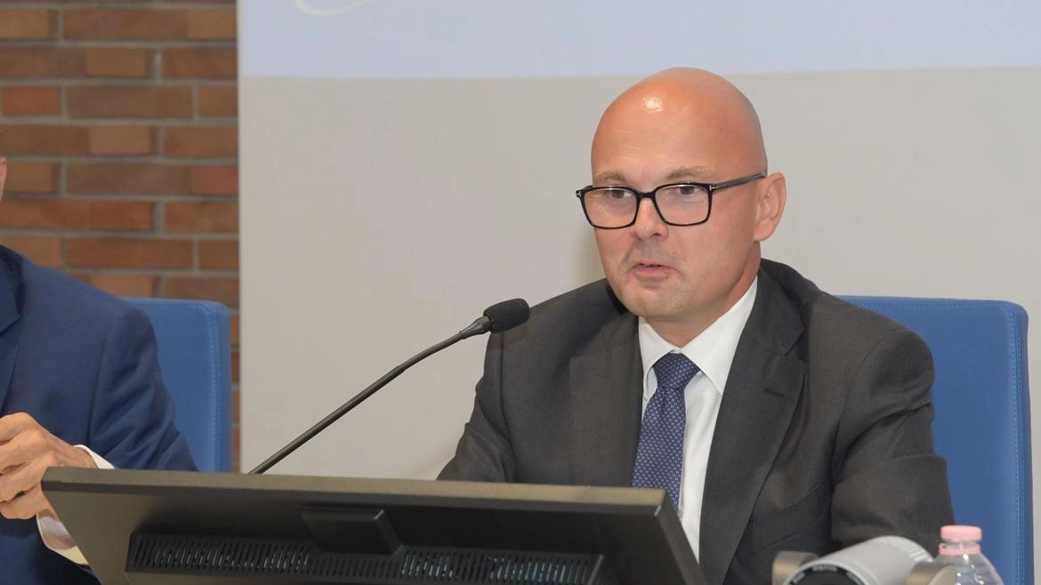 Due mesi dopo l’arresto sono stati revocati i domiciliari al commercialista bolzanino Heinz Peter Hager e all’imprenditore trentino Paolo Signoretti... Due mesi dopo l’arresto sono stati revocati i domiciliari al commercialista bolzanino Heinz Peter Hager e all’imprenditore trentino Paolo Signoretti...