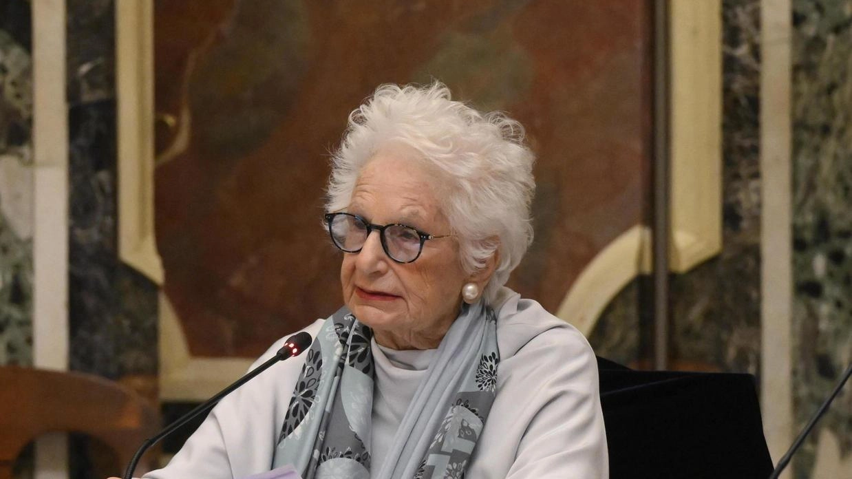 Da mercoledì Mussolini non è più cittadino onorario a Salò, mentre a Codogno mantiene il più alto riconoscimento condividendolo dalla...