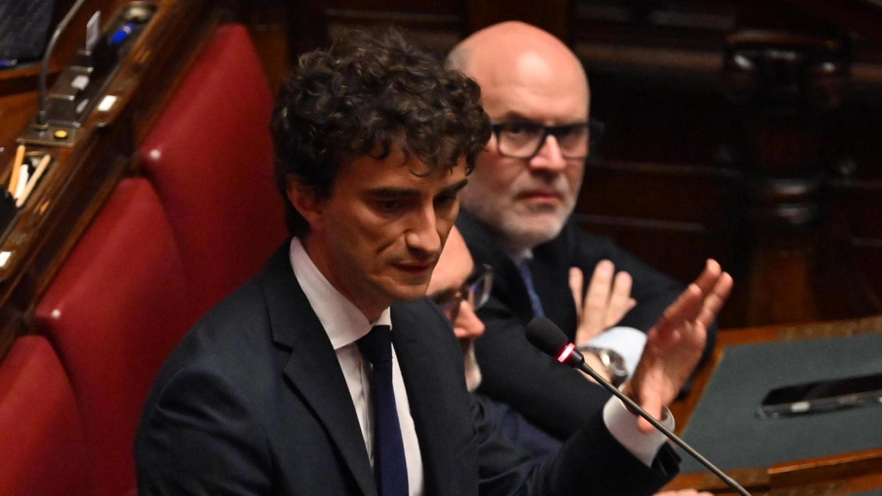 "Chi oggi accusa il ministro Ciriani è lo stesso che quotidianamente avvelena il dibattito politico con parole violente e cariche...