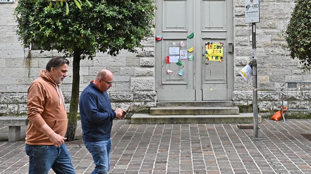 L’ingresso della primaria Nazario Sauro uno degli otto istituti che saranno chiusi L’ingresso della primaria Nazario Sauro uno degli otto istituti che saranno chiusi