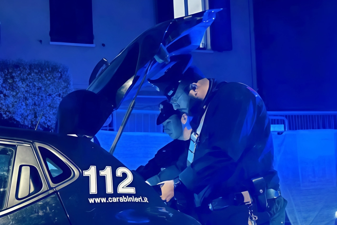I carabinieri proveranno a risalire all'autore (o agli autori) del colpo attraverso le immagini delle telecamere presenti in paese