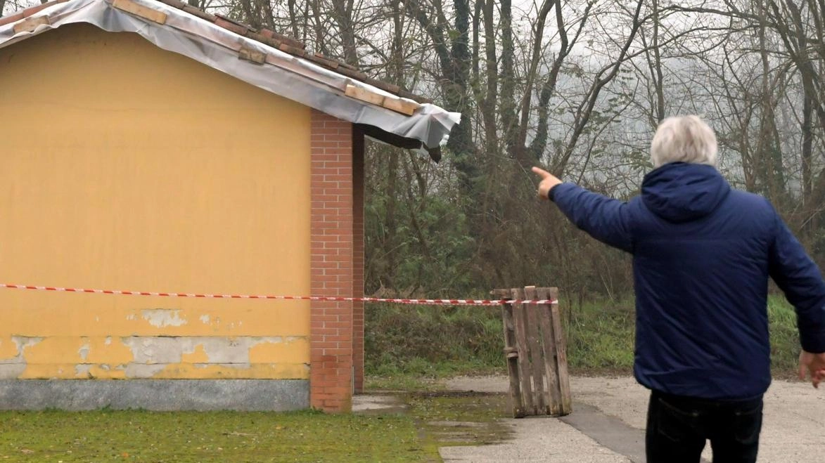 SAN GENESIO (Pavia) Ladri di rame in azione di notte, ai danni del Laboratorio analisi mediche San Giorgio, in via San... SAN GENESIO (Pavia) Ladri di rame in azione di notte, ai danni del Laboratorio analisi mediche San Giorgio, in via San...