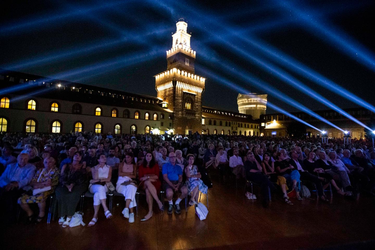 estate al castello 2025 tutti gli appuntamenti nel cortile delle armi debutto con alessandro barbero