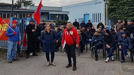 La mobilitazione dei lavoratori di Castenedolo ha acceso i riflettori sull’azienda in liquidazione Caccia agli acquirenti