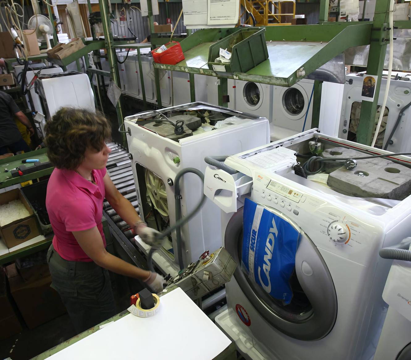 Candy, inizio della fine. La richiesta di Haier: cassa integrazione per oltre 160 operai Candy, inizio della fine. La richiesta di Haier: cassa integrazione per oltre 160 operai
