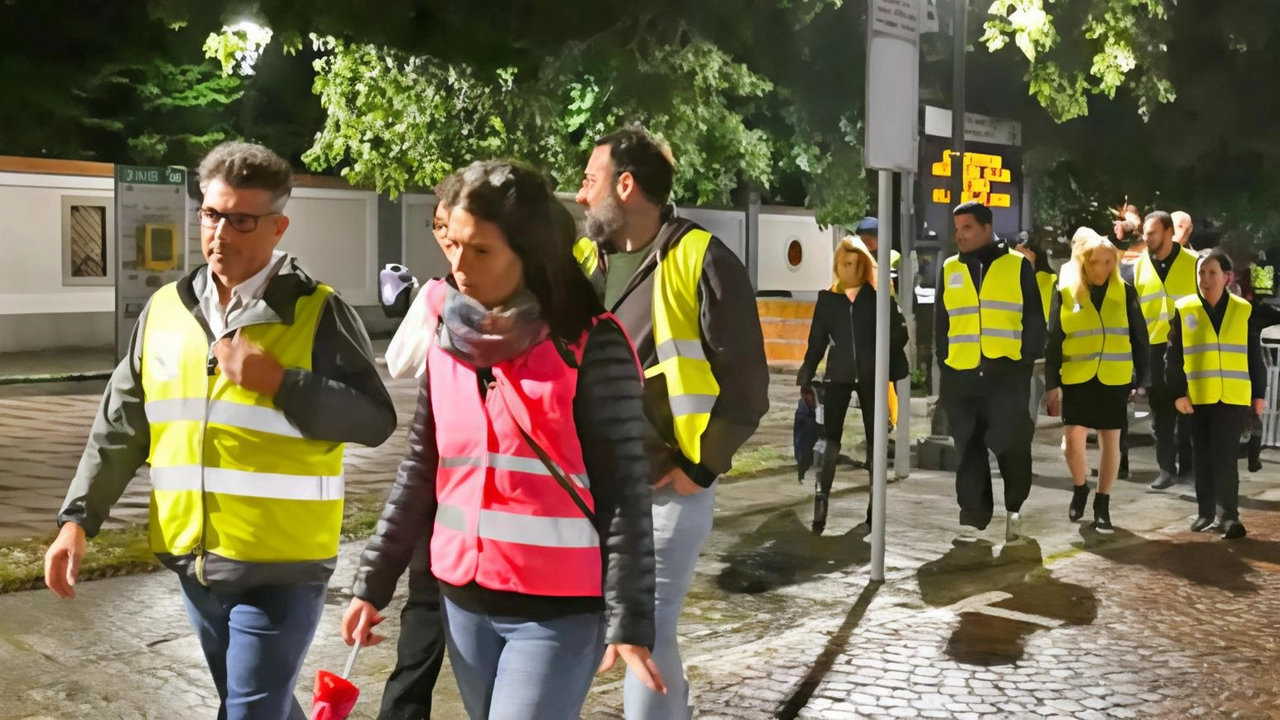 Una ’camminata notturna’ a Terno d’Isola con in testa il sindaco Gianluca Sala: “La Prefettura è informata di questi incontri” Una ’camminata notturna’ a Terno d’Isola con in testa il sindaco Gianluca Sala: “La Prefettura è informata di questi incontri”
