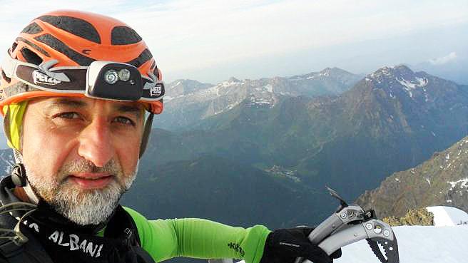 Fabio Medici morto sul Monte Bianco tradito da un blocco di ghiaccio. Lo strazio degli amici: era un alpinista molto attento
