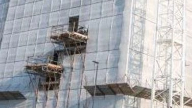Il cantiere in via Cancano 5 è sotto sequestro da luglio Il cantiere in via Cancano 5 è sotto sequestro da luglio