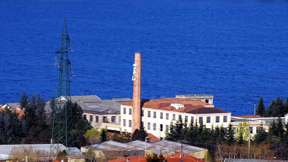 Ex Safilo, una bomba ecologica sul lago di Garlate: sarcofago come a Chernobyl