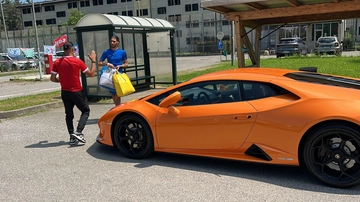 Baby Gang lascia il carcere in Lamborghini: “La legge italiana non funziona un c...o”