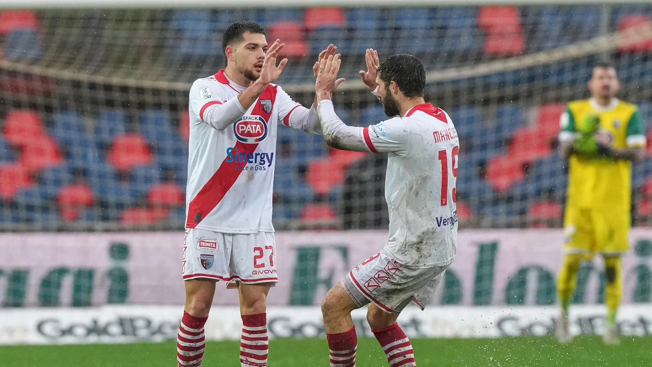 Pareggio fortemente voluto dai biancorossi sul campo di un Cosenza molto determinato Pareggio fortemente voluto dai biancorossi sul campo di un Cosenza molto determinato