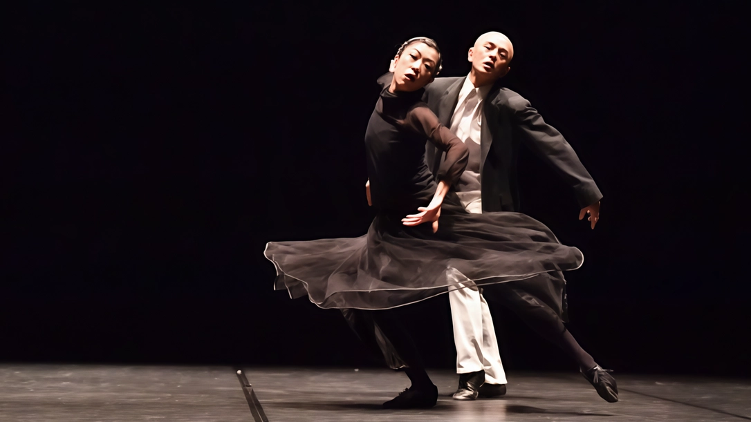 Il poliedrico artista e coreografo sarà al Teatro grande di Brescia martedì 11 marzo