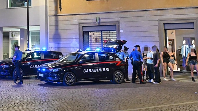 Il centro storico di Caravaggio senza pace, risse tra giovanissimi e baccano: la Polizia locale raddoppia i controlli