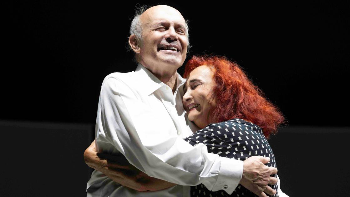 Elio De Capitani, l’attore e regista si racconta senza filtri: “Mamma, dolce e dura come Re Lear. L’ho ritrovata solo nella malattia” Elio De Capitani, l’attore e regista si racconta senza filtri: “Mamma, dolce e dura come Re Lear. L’ho ritrovata solo nella malattia”
