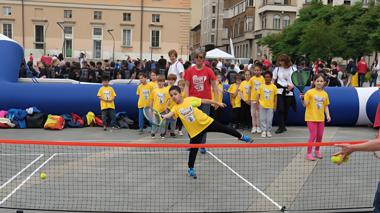 Una immagine di repertorio della Festa dello Sport che nel weekend porta in piazza Trento e Trieste una settantina di discipline Una immagine di repertorio della Festa dello Sport che nel weekend porta in piazza Trento e Trieste una settantina di discipline