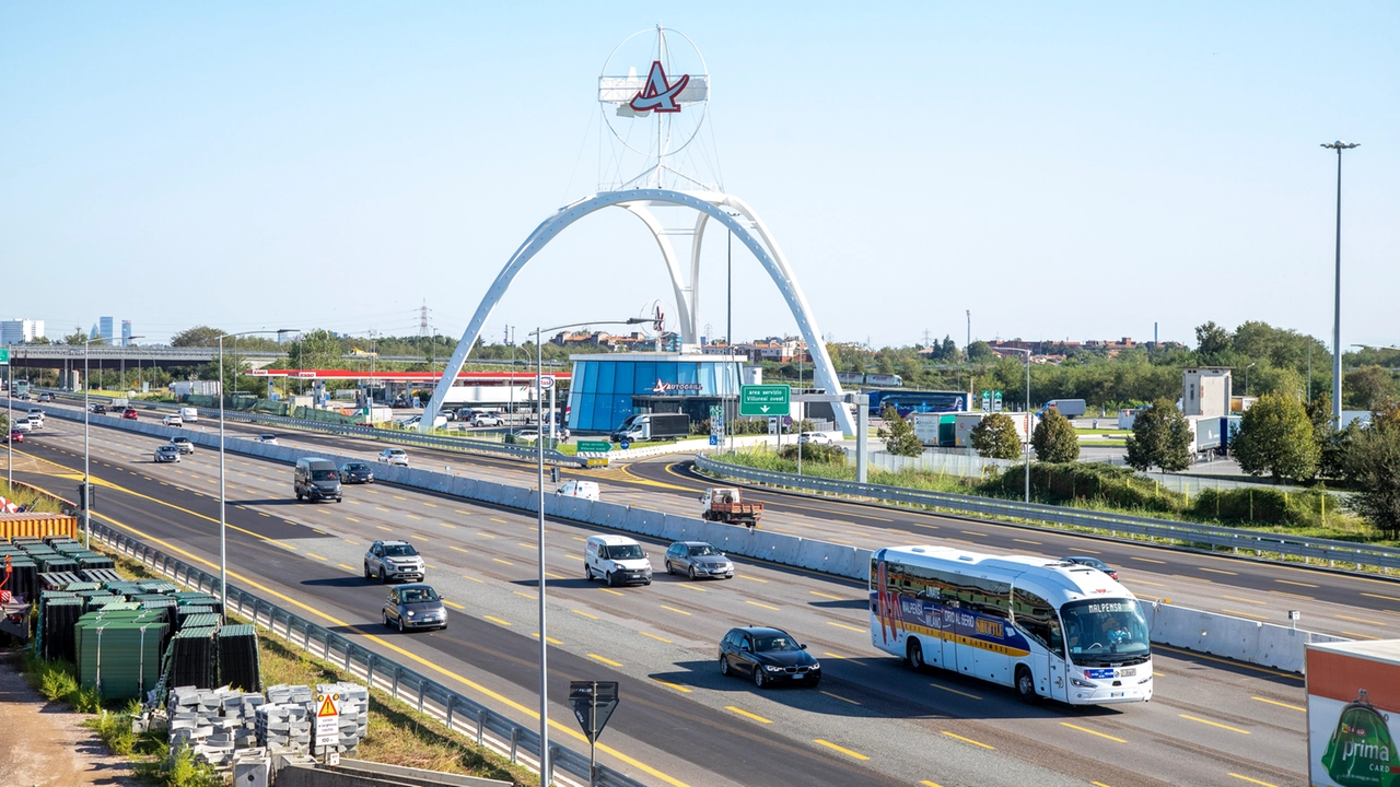 Oggi la A8 è l'unica autostrada italiana ad avere cinque corsie Oggi la A8 è l'unica autostrada italiana ad avere cinque corsie