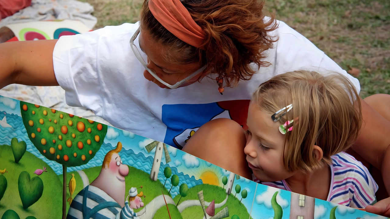 Torna la kermesse dedicata alla lettura che attraversa tutti i quartieri dai Giardini della Guastalla alla biblioteca di Chiesa Rossa Torna la kermesse dedicata alla lettura che attraversa tutti i quartieri dai Giardini della Guastalla alla biblioteca di Chiesa Rossa