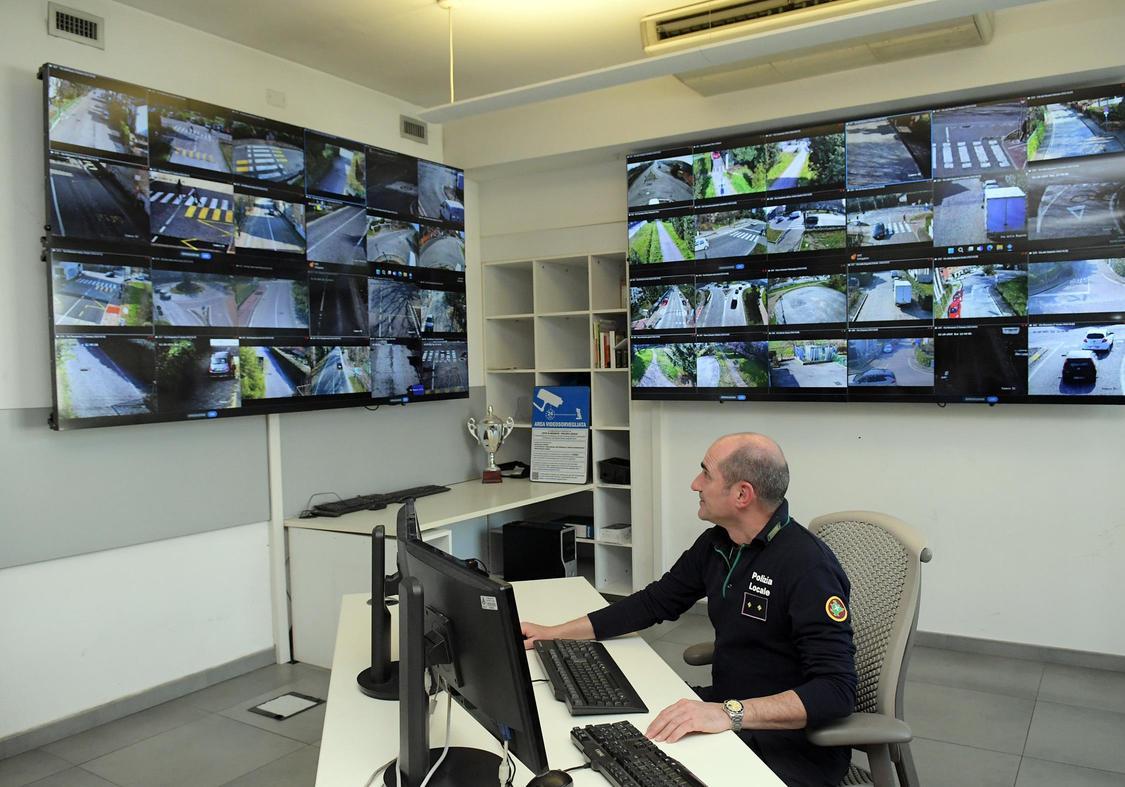 Melzo estate: giro di vite sulla sicurezza. Cento telecamere, pattuglie, controlli Melzo estate: giro di vite sulla sicurezza. Cento telecamere, pattuglie, controlli