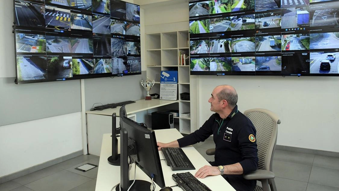 Melzo poco più di 18mila abitanti ha appena toccato quota cento telecamere installate Melzo poco più di 18mila abitanti ha appena toccato quota cento telecamere installate