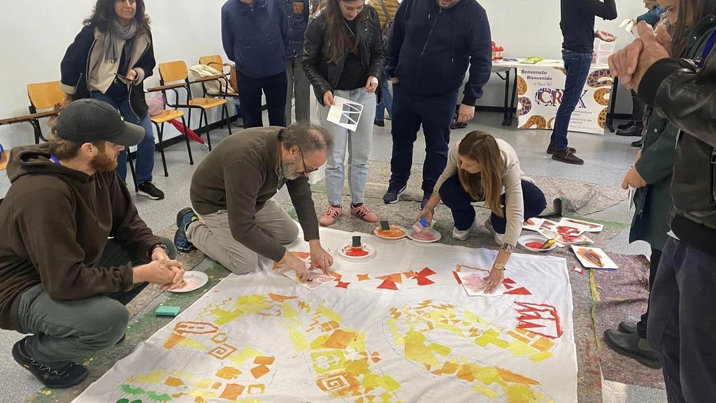 Il laboratorio artistico itinerante che si è svolto nel quartiere Crocetta Un evento per coinvolgere i cittadini Il laboratorio artistico itinerante che si è svolto nel quartiere Crocetta Un evento per coinvolgere i cittadini