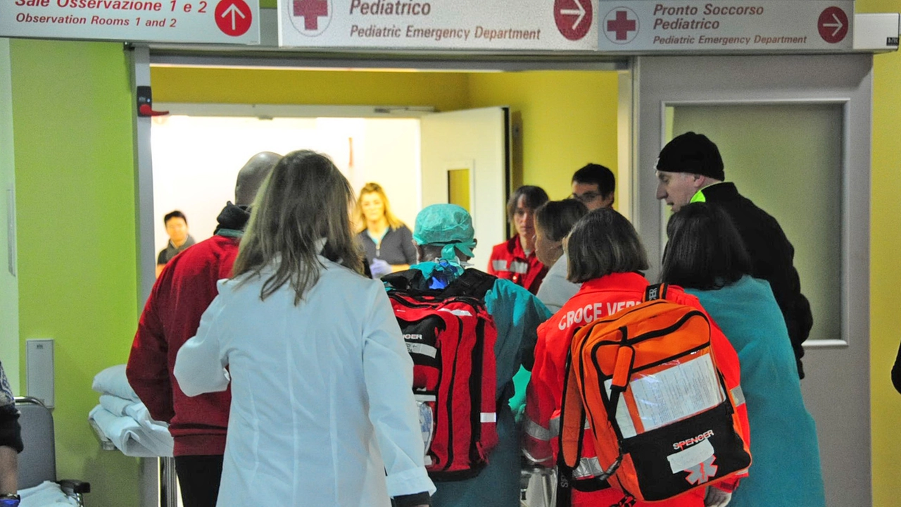 Il 39enne ferito è stato portato al pronto soccorso dell'ospedale di Bergamo