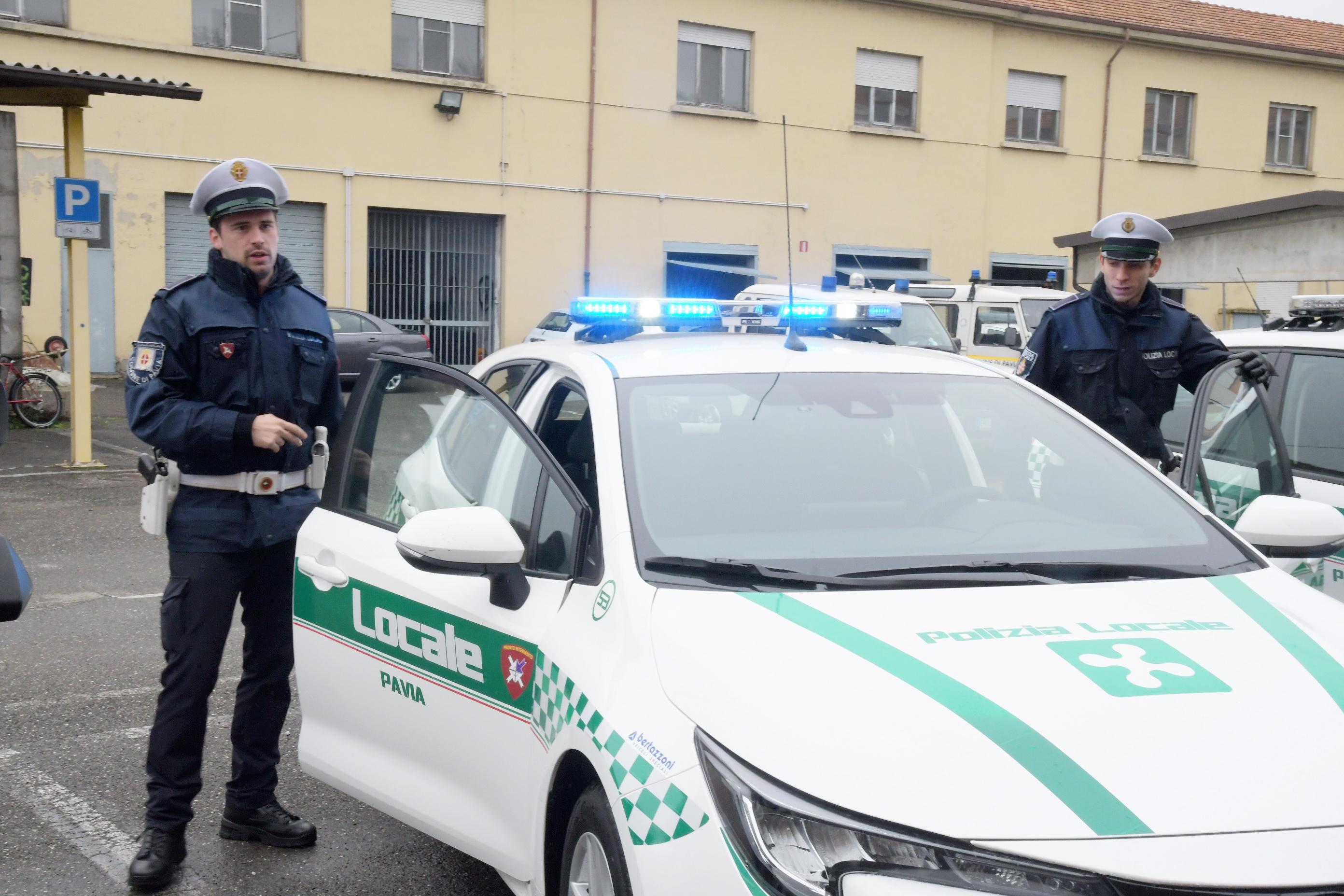 siamo a rischio burnout la polizia locale di pavia lancia un grido d allarme