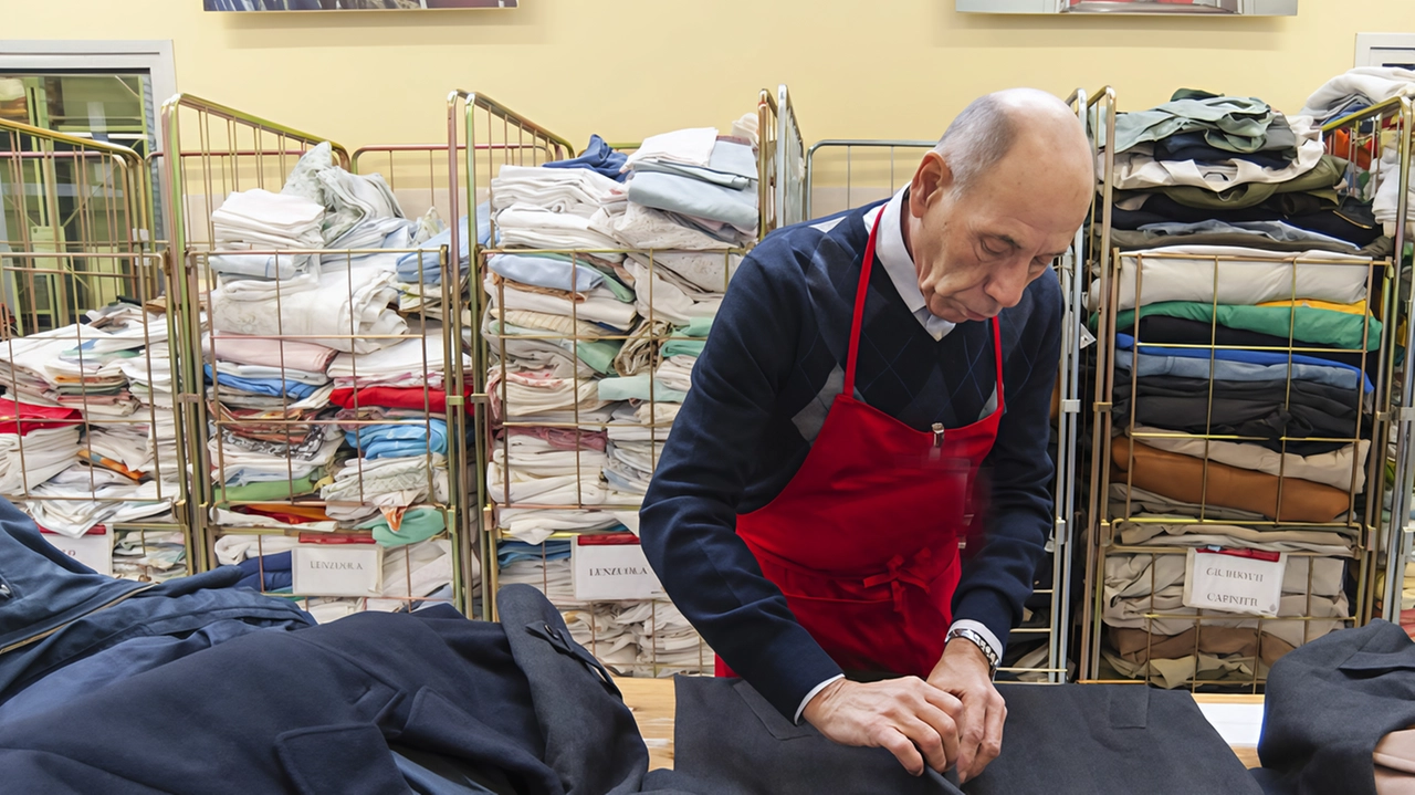 Agrate ricicla anche gli abiti. "Se hai stoffa, falla scolare", è lo spot scelto da Cem per lanciare il nuovo... Agrate ricicla anche gli abiti. "Se hai stoffa, falla scolare", è lo spot scelto da Cem per lanciare il nuovo...