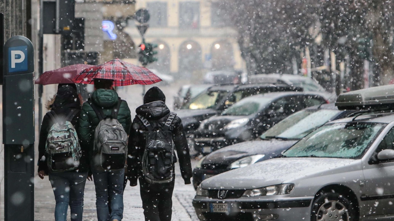 Prime nevicate in provincia di Sondrio: la Valtellina e la Valchiavenna imbiancate, ma senza problemi. Entusiasmo nelle stazioni sciistiche che apriranno regolarmente. Prime nevicate in provincia di Sondrio: la Valtellina e la Valchiavenna imbiancate, ma senza problemi. Entusiasmo nelle stazioni sciistiche che apriranno regolarmente.