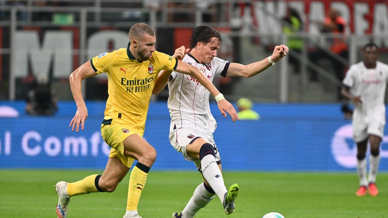 L’attento Strahinja Pavlovic contrasta. Giovanni Fabbian del Bologna