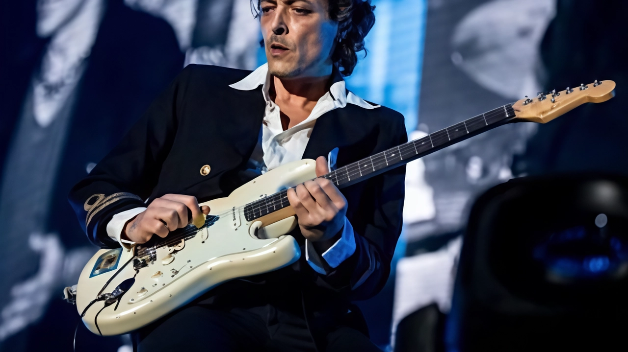 Federico Poggipollini, chitarrista della band di Luciano Ligabue Federico Poggipollini, chitarrista della band di Luciano Ligabue