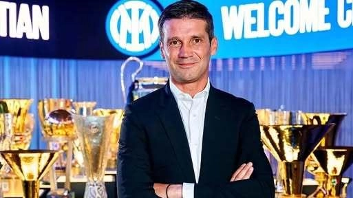 Christian Chivu, 44 anni, da ieri è ufficialmente il nuovo allenatore dell’Inter dopo la precedente esperienza a Parma Christian Chivu, 44 anni, da ieri è ufficialmente il nuovo allenatore dell’Inter dopo la precedente esperienza a Parma
