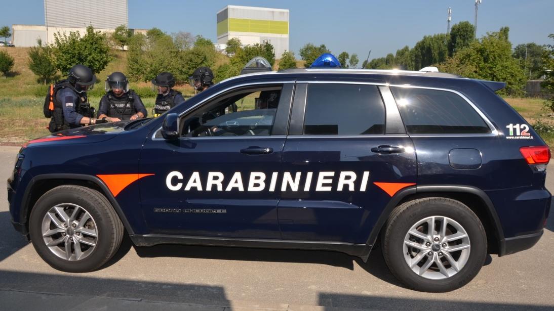 ferrera erbognone esercitazione dei carabinieri sabotatori e ostaggi al green data center