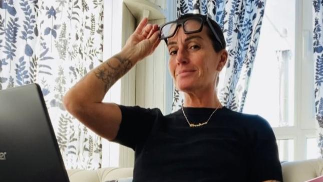 cristina plevani pronta per l8217isola dei famosi il tifo di fan l8217unica regina dei reality e i messaggi degli ex del grande fratello