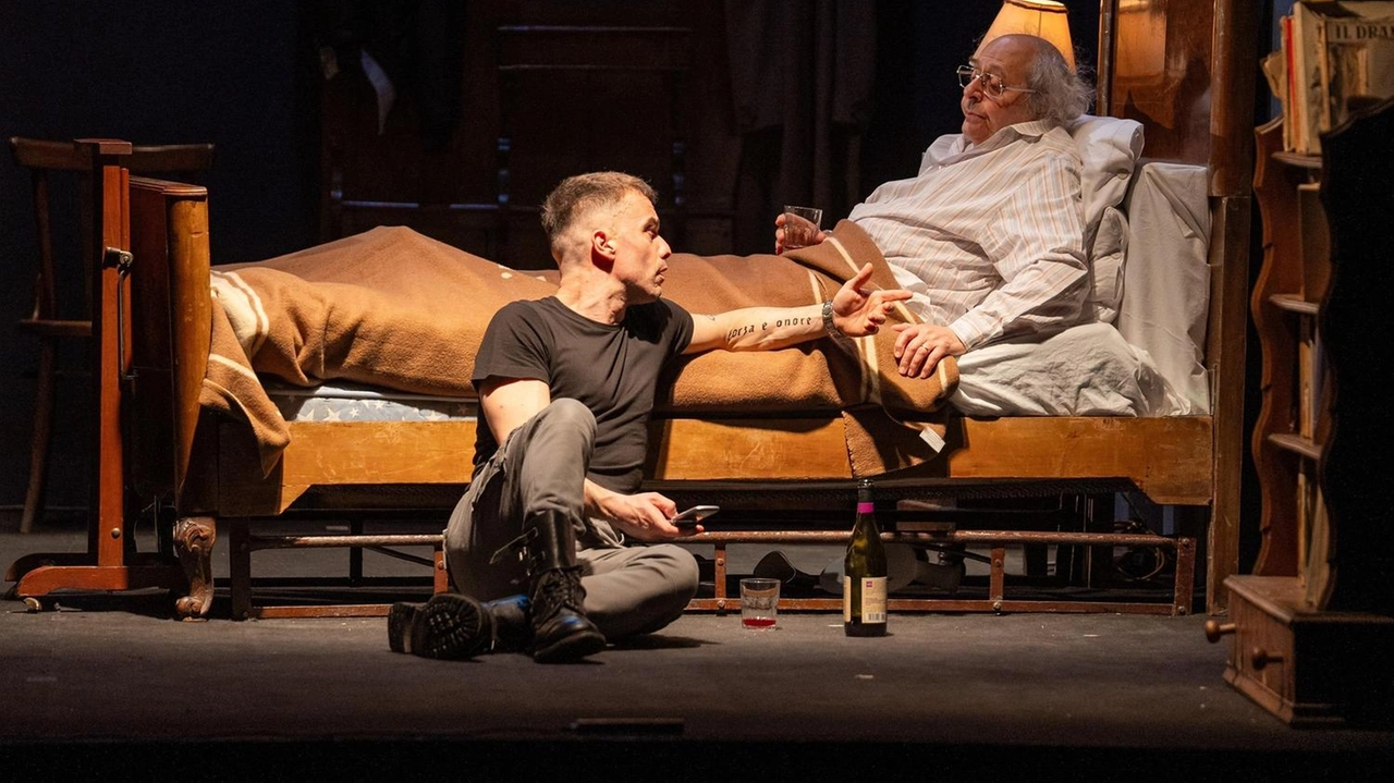 Gli attori Vittorio Franceschi e Alberto Onofrietti in scena con lo spettacolo “Farà Giorno” al Teatro San Rocco di Seregno Gli attori Vittorio Franceschi e Alberto Onofrietti in scena con lo spettacolo “Farà Giorno” al Teatro San Rocco di Seregno