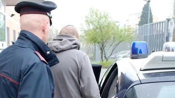 SONCINO (Cremona) Intervento dei carabinieri di Romanengo l’altro pomeriggio a Soncino, chiamati dai vicini che avevano sentito urla provenire da... SONCINO (Cremona) Intervento dei carabinieri di Romanengo l’altro pomeriggio a Soncino, chiamati dai vicini che avevano sentito urla provenire da...