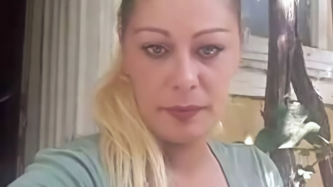 A Viadana, Mantova, il cadavere di Maria Campai, 42 anni, è stato ritrovato dopo essere stata uccisa da un ragazzo di 17 anni conosciuto online A Viadana, Mantova, il cadavere di Maria Campai, 42 anni, è stato ritrovato dopo essere stata uccisa da un ragazzo di 17 anni conosciuto online