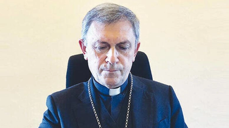 PANDINO (Cremona) Egidio Miragoli, vescovo di Mondovì (Cuneo) nato a Pandino – a Gradella abita il fratello Roberto, titolare col...