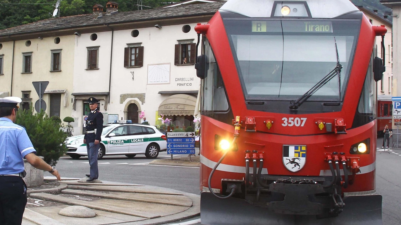 Il "calcio d’inizio" è stato dato lunedì oltreconfine, a Brusio, ma il progetto SconfiNati nasce proprio per attivare azioni di... Il "calcio d’inizio" è stato dato lunedì oltreconfine, a Brusio, ma il progetto SconfiNati nasce proprio per attivare azioni di...
